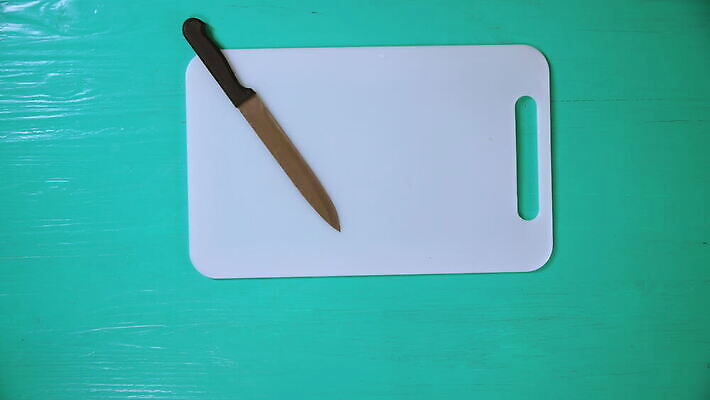 식물 남자 음식 장갑 잎 다이어트 채소 탁자 양파 도마 파슬리 건강 관리 요리 사람없음 초록색 정원 요리사 식사 샐러드 흰색 칼 상추 자르기 허브 준비 빙산 건강식 딜 채식주의자 터키석 회향 그리너리 비건 4K MOV 해외동영상 클립영상 직업 잡화 컬러 가구 모션 주방용품 사람 보석 채식 동영상 파일형식 트랜드컬러