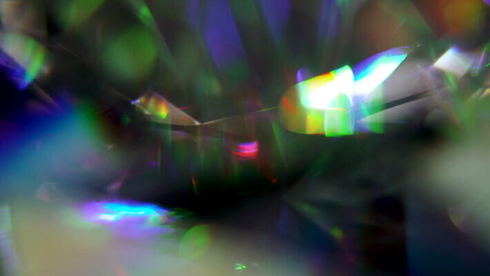 백그라운드 무지개 모션 추상 사람없음 컬러풀 뷰티 고급 닫기 매끈함 크리스탈 보석 수집 질감 보케 다이아몬드 루비 사파이어 스펙트럼 프리즘 4K MOV 해외동영상 클립영상 자연요소 컬러 컨셉 무늬 감각 광석 동영상 광학기기 파일형식