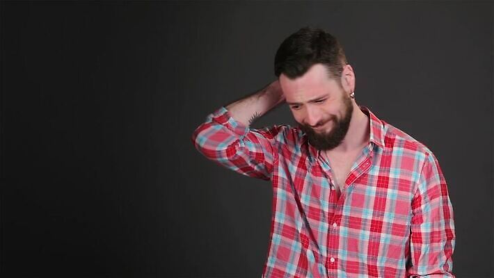 백인 라이프스타일 남자 감정 문화 얼굴 백그라운드 자연 수염 스트레스 아이디어 한명 사람 손짓 성인 어둠 거래 회색 슬픔 걱정 불행 목 긴장 힙스터 MP4 해외동영상 클립영상 서양인 1 패션 컬러 컨셉 모션 생활 신체부위 생태계 동영상 파일형식