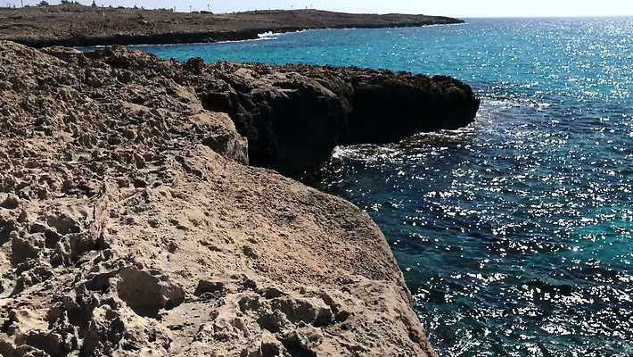 파도 바다 풍경 사람없음 바위 지중해 4K MOV 해외동영상 클립영상 사이프러스공화국 유럽 돌_바위 동영상 파일형식