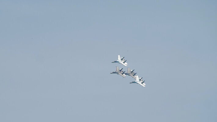 무기 날개 교통시설 하늘 비행기 사람없음 그룹 전시회 항공 군용 러시아 쇼 제트기 에어쇼 대패 러시아인 4K MOV 해외동영상 클립영상 서양인 유럽 교통 항공교통 대중교통 군대 전시 시설 동영상 파일형식
