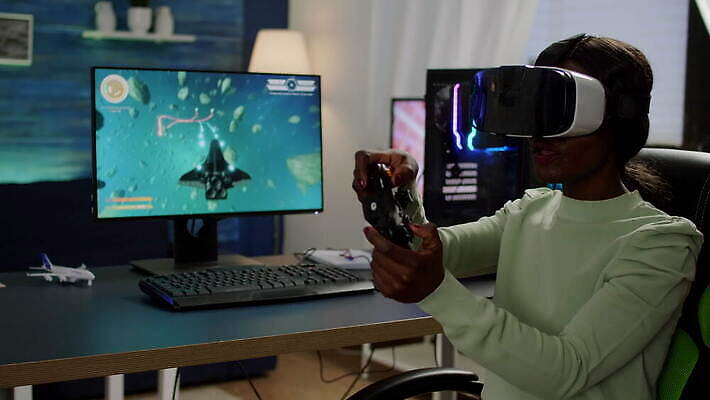 백인 직업 거실 놀이 고글 주택 기술 말하기 미소 앉기 사람없음 컴퓨터 검은색 경쟁 기쁨 게임 잡기 우승 집중 흥분 네온 조이스틱 사수 동영상 위로 게이머 관리자 비디오게임 승자 키패드 플레이어 필승 가상현실 4K MOV 해외동영상 클립영상 서양인 감정 컬러 컨셉 모션 표정 건물 전자제품 최고 게임기 파일형식