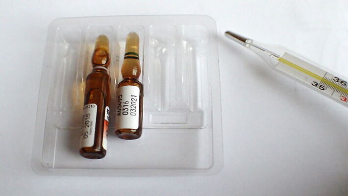 손 산업 과학 백그라운드 손가락 탁자 실내 병원 사람없음 야외 내부 치료 빛 약 반사 장비 공구 투명 액체 닫기 선택 온도계 플라스틱 약국 묘사 측정 테라피 돌봄 MOV 해외동영상 클립영상 가구 컨셉 의학 모션 재질 신체부위 뷰티 도구 동영상 파일형식