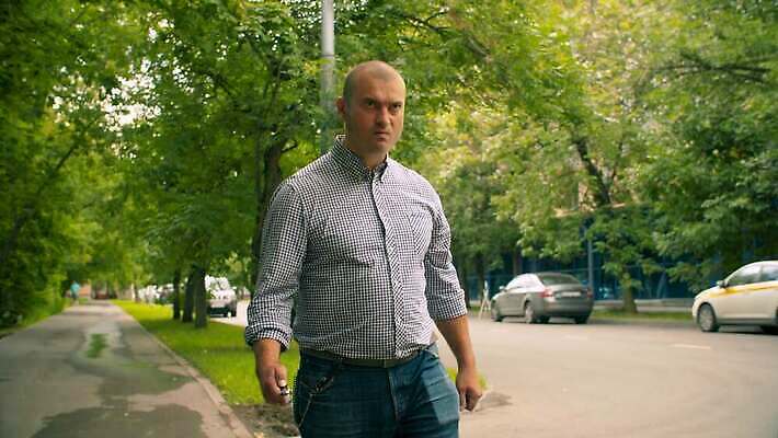 백인 공원 남자 무기 얼굴 전등 한명 사람 금속 힘 분노 잡기 도시 자신감 폭력 범죄 칼 야간 위험 공격 무서움 충돌 위협 싸움 나쁜 압력 폭행 호러 4K MOV 해외동영상 클립영상 자연요소 서양인 1 공공시설 감정 컨셉 모션 재질 조명 신체부위 사회이슈 공포 동영상 파일형식