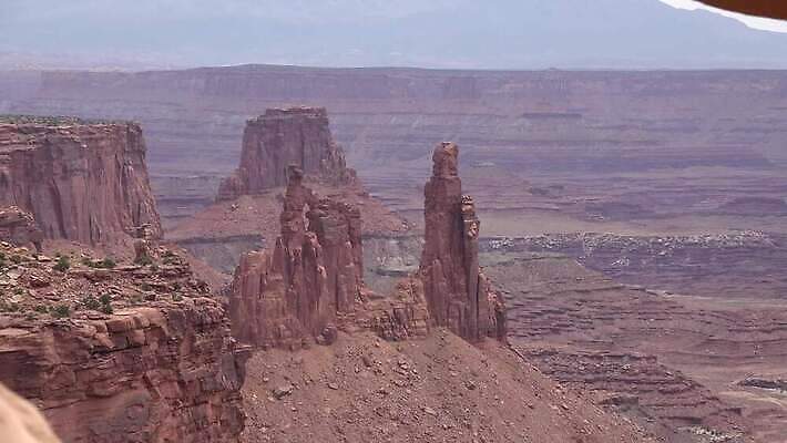 공원 여행 창문 자연 아침 산 풍경 사람없음 태양 노란색 일출 골짜기 미국 새벽 사막 바위 아치 랜드마크 전국 4K MP4 해외동영상 클립영상 주간 자연요소 공공시설 컬러 북아메리카 노을 돌_바위 생태계 동영상 파일형식