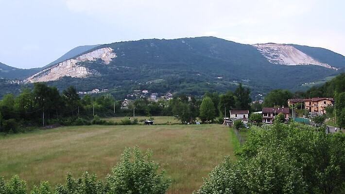계절 여행 백그라운드 자연 하늘 아침 휴가 산 사람없음 야외 초록색 마을 일출 환경 계곡 맑음 침묵 고요 이탈리아 하이킹 탐험 안개 시골 고독 대리석 내추럴 채석 MP4 해외동영상 클립영상 주간 감정 유럽 컬러 재료 레저 날씨 노을 소리 생태계 동영상 파일형식