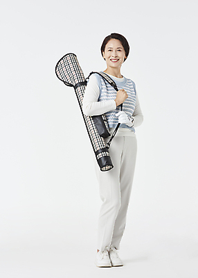 포토 JPG 스튜디오촬영 전신 여자 노년 할머니 스포츠 골프 실내 한명 서기 미소 옆모습 실버라이프 한국인 60대 골프가방 골프웨어 흰배경 매기 노인여자한명만 파크골프 국내포토 1 라이프스타일 옷 뷰포인트 백그라운드 가방 모션 골프용품 표정 사람 동양인 성인 내부 구기 흰색 여자한명만 노인여자만 파일형식