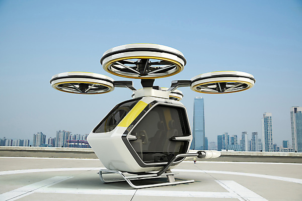 PSD 편집 편집이미지 항공교통 사람없음 3D 행선지 대기 도시 기다림 주차 디지털합성 편집소스 플라잉카 드론택시 이미지편집 편집3D 교통수단 모션 자동차 택시 파일형식