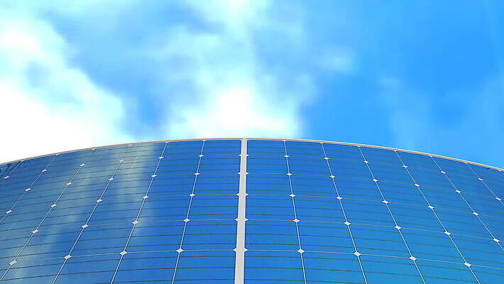 백그라운드 컨셉 하늘 지붕 미래 사람없음 파란색 햇빛 태양 환경 맑음 힘 재활용 발전기 에너지 판넬 하이테크 태양에너지 애니메이션 자원 생태학 수집가 공급 MOV 해외동영상 클립영상 자연요소 직업 교육 컬러 날씨 기술 발전소 그린에너지 친환경 동영상 파일형식