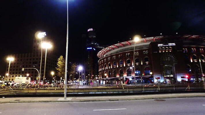 유럽 스포츠 여행 밭 건축양식 공 놀이 하늘 미술 사람 경기 사람없음 건물 컵 도시풍경 축구 경쟁 경기장 게임 도시 역사 스페인 군중 야간 아치 타운 바르셀로나 골 랜드마크 스페인어 아라베스크 옛날 투우장 4K MOV 해외동영상 클립영상 자연요소 식기 건축물 건축 나라 컨셉 농업 스포츠시설 문화예술 풍경 구기 동영상 투우 파일형식