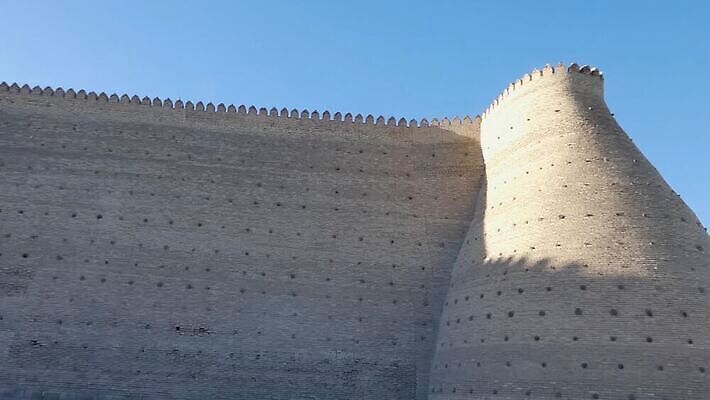 디자인 아시아 문화 벽 여행 건축양식 하늘 벽돌 그림자 동양인 사람없음 건물 탑 도시 성 방어 중세 역사 재산 큼 이슬람교 실크 타운 동쪽 천연기념물 우즈베키스탄 고고학 랜드마크 옛날 스타일 MP4 해외동영상 클립영상 건축물 교육 건축 나라 종교 어류 인종 금융 직물 크기 방향 동영상 중앙아시아 파일형식