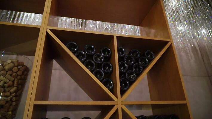 음료 실내 사람없음 식당 와인 흰색 알코올 바 저녁 샴페인 지하실 MOV 해외동영상 클립영상 컬러 주류 내부 상점 야간 동영상 파일형식