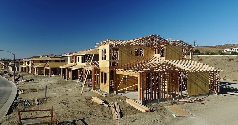 산업 부동산 새로움 주택 안테나 사람없음 건물 건설현장 땅 머리위 먼지 이웃 항공촬영 개발 4K MP4 해외동영상 클립영상 건축물 뷰포인트 컨셉 통신 건설업 재산 동영상 파일형식