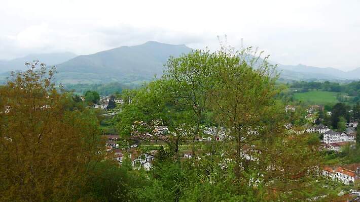 전통 유럽 건축양식 산 주택 파노라마 사람없음 건물 빨간색 마을 프랑스 시골 역사 재산 성자 포트 타운 연립주택 프랑스어 순례 4K MP4 해외동영상 클립영상 문자 건축물 건축 나라 종교 컬러 촬영기법 금융 도시 동영상 파일형식