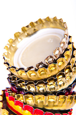 포토 JPG 해외이미지 1 조각 2 왕관 손잡이 사람없음 3D 펼침 추위 알코올 신선 바 오픈 액체 정상 만취 사인 만들기 가스 캡모자 해외202004 해외포토 모자_잡화 모션 디지털합성 술취함 파일형식