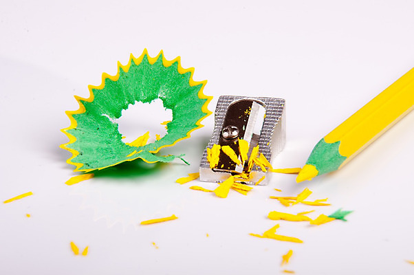 포토 JPG 해외이미지 분홍색 백그라운드 색연필 미술 사람없음 목재 빨간색 초록색 파란색 컬러풀 갈색 노란색 보라색 오브젝트 날카로움 스펙트럼 해외202004 해외포토 나무 컬러 재료 문화예술 학용품 파일형식