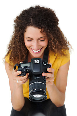 포토 JPG 해외이미지 백인 여자 한명 들기 상반신 20대 성인 취미 앞모습 카메라 사진촬영 잡기 사진사 흰배경 성인여자한명만 해외202004 해외포토 서양인 1 뷰포인트 백그라운드 모션 사람 청년 전자제품 촬영 흰색 작가 여자한명만 성인여자만 파일형식