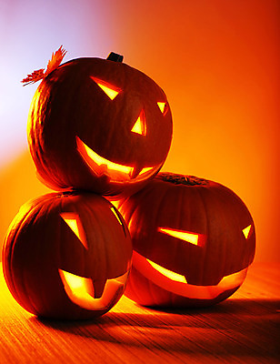 포토 JPG 해외이미지 전통 계절 행복 음식 조각 백그라운드 잎 채소 촛불 호박 미소 웃음 사람없음 목재 장식 빨간색 빛 노란색 파티 어둠 할로윈 가을 등불 램프 야간 오브젝트 잭 10월 잭오랜턴 해외202004 해외포토 자연요소 나무 식물 감정 컬러 재료 초 조명 표정 이벤트 날짜 파일형식