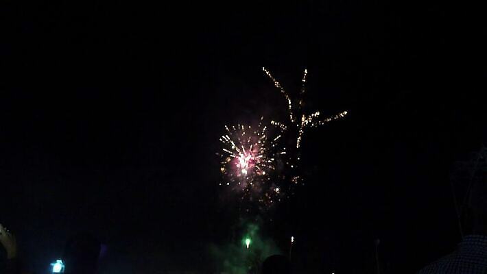 기념일 백그라운드 하늘 불 추상 휴가 기념 폭죽 불꽃놀이 이벤트 사람없음 컬러풀 파티 일본 검은색 축제 어둠 축하 야간 큼 폭발 묘사 질감 파열 고립 광 진짜 많음 4K MP4 해외동영상 클립영상 자연요소 아시아 컬러 컨셉 무늬 놀이 크기 동영상 파일형식