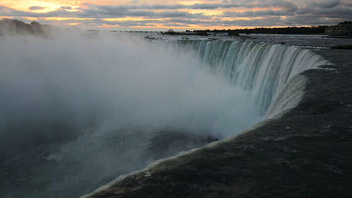 분홍색 캐나다 자연 하늘 표면 아침 사람없음 야외 가로 물 강 태양 일출 골짜기 어둠 힘 새벽 거품 폭포 흐름 안개 개울 급류 가장자리 속도 호기심 분무기 나이아가라 내추럴 랜드마크 편자 MOV 해외동영상 클립영상 주간 자연요소 감정 컬러 컨셉 북아메리카 날씨 노을 미국 둘레 생태계 동영상 말발굽 파일형식