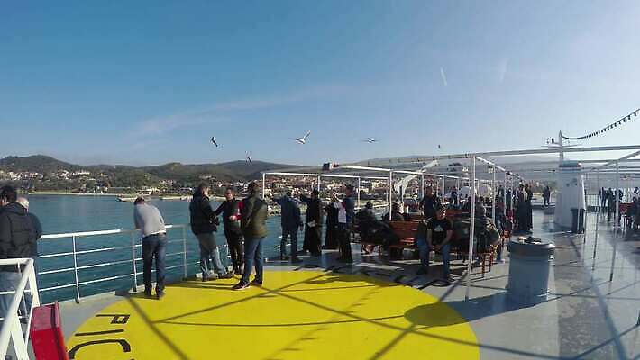 전통 남자 유럽 기독교 종교 바다 여행 교통시설 하늘 휴가 산 항해 사람 앉기 사람없음 물 여름 교회 여행객 희망 천주교 보트 중세 성자 승려 그리스 신성 포트 수도원 그리스인 수녀원 숭배 옛날 4K MP4 해외동영상 클립영상 자연요소 서양인 계절 감정 나라 교통 배_교통 종교건축 모션 건물 역사 성직자 시설 동영상 파일형식