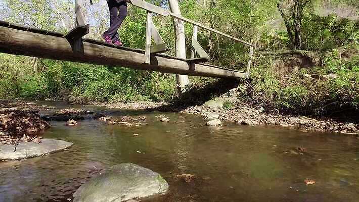 백인 모델 응시 여자 여행 컨셉 생각 한명 서기 사람 야외 빛 고통 슬픔 수확 표현 좌절 고독 정상 손목시계 복고 만들기 반항 부정적 부주의 우울증 트러블 혼자 몽환 스타일 4K MP4 해외동영상 클립영상 서양인 1 시선 감정 시계 농업 장신구 모션 질병 동영상 파일형식