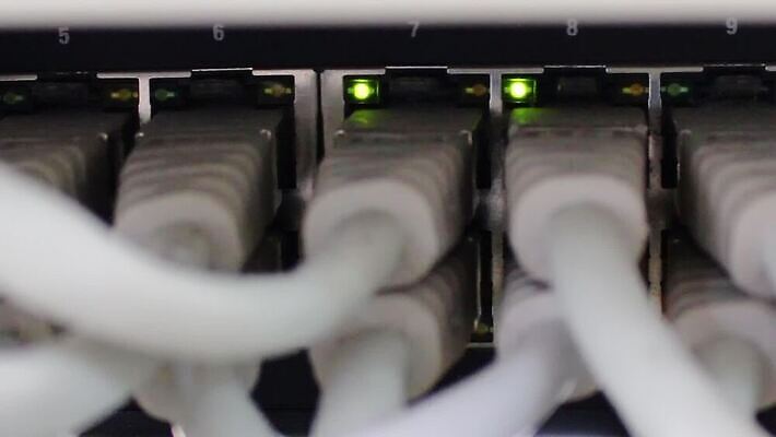 인터넷 통신 커뮤니케이션 사람없음 파란색 컴퓨터 모니터 자료 힘 네트워크 연결 속도 보안 본체 마디 방화벽 신발장 정보매체 지원 MOV 해외동영상 클립영상 컬러 안전 전자제품 동영상 파일형식