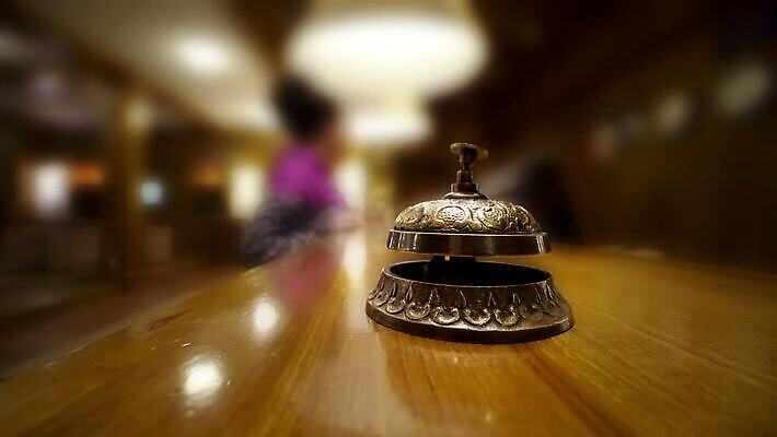 직업 여자 여행 유니폼 비즈니스 호텔 열쇠 노동자 사람 사람없음 방 종 표현 반지 업무 도움 종업원 계산대 도착 입장 책상 직원 서비스 경영자 휴양지 안내원 환영 예약 여관 경영 연금 접수 체크인 헬프 호스텔 4K MP4 해외동영상 클립영상 옷 가구 컨셉 장신구 숙소 장소 작업 리더 동영상 파일형식