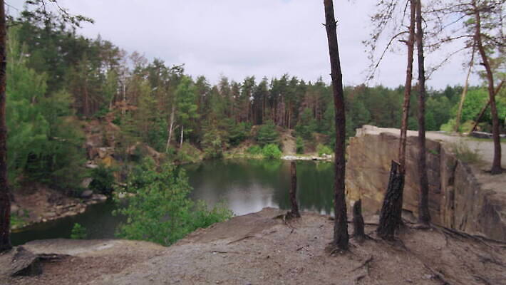 나무 백인 라이프스타일 응시 여자 여행 배낭 짧은머리 산 갈색머리 건강 한명 서기 사람 취미 야외 여행객 골짜기 봄 등산 트래킹 하이킹 자유 목표 정상 숲 무료 백패커 산악가 원정 하이커 4K MOV 해외동영상 클립영상 서양인 식물 1 헤어스타일 시선 계절 컨셉 가방 모션 자연 레저 생활 동영상 파일형식