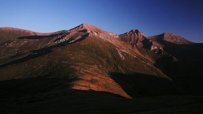 식물 밭 자연 하늘 산 파노라마 경사 사람없음 초록색 일출 환경 계곡 일몰 봄 언덕 장면 마케도니아 절정 MOV 해외동영상 클립영상 계절 컬러 농업 촬영기법 노을 생태계 동영상 파일형식 남유럽