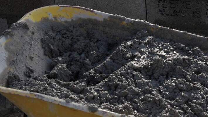 직업 산업 모래 노동자 주택 사람없음 건물 장비 젖음 공구 업무 붓기 혼합 땅 천 믹서 준비 시멘트 건축업자 계약자 석공 섞기 콘크리트 4K MP4 해외동영상 클립영상 건축물 건축 모션 도구 직물 작업 계약 동영상 파일형식