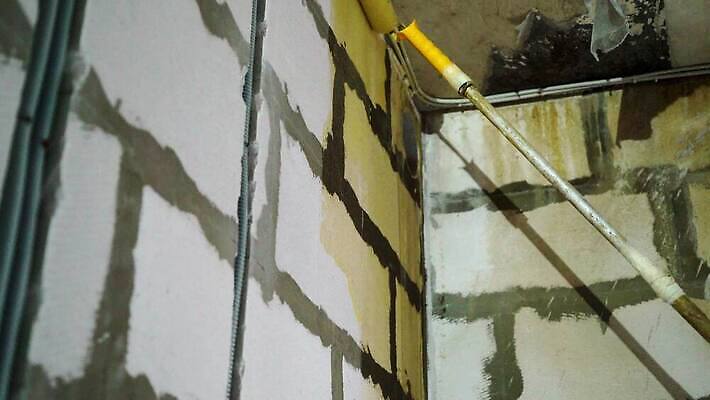 직업 산업 벽 표면 노동자 주택 실내 사람없음 내부 건물 인테리어 노란색 페인트 장비 젖음 공구 붓 업무 액체 수리 혼합 양동이 묘사 서비스 그림 시멘트 롤러 화가 건축업자 계약자 마무리 마지막 복원 섞기 업그레이드 콘크리트 신청 4K MOV 해외동영상 클립영상 건축물 디자인 건축 컬러 도구 작업 계약 동영상 파일형식