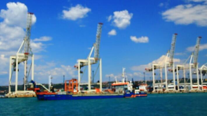 산업 바다 비즈니스 교통시설 하늘 사람없음 빨간색 파란색 글로벌 쌓기 항구 장비 화물 컨테이너 창고 기중기 무역 상업 수납 짐차 포트 무거움 로딩 분배 수입 터미널 MOV 해외동영상 클립영상 컬러 교통 모션 자동차 운송업 중장비 무게 시설 동영상 파일형식