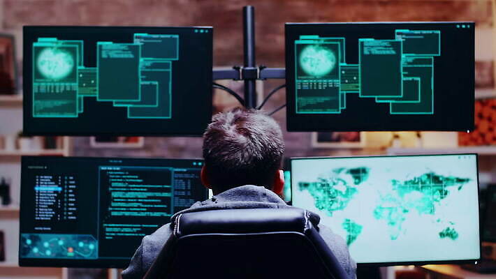 남자 인터넷 안전 사람없음 컴퓨터 디지털 스크린 자료 웹 정보 덮개 네트워크 범죄 바이러스 선택 암호 보호 연결 위험 공격 자르기 거절 도둑 절도 사이버 보안 신분 시스템 해킹 해커 데이터베이스 방화벽 사생활 서버 소프트웨어 스파이 4K MOV 해외동영상 클립영상 컨셉 모션 사람 전자제품 뚜껑 범죄인 동영상 파일형식