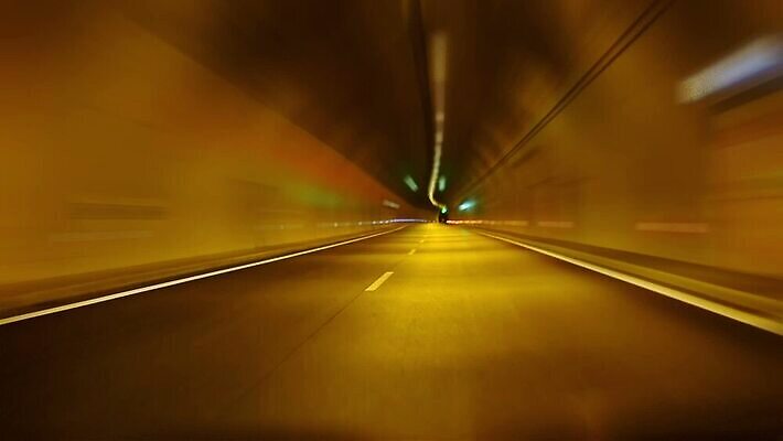 디자인 공공시설 도로 선 스포츠 여행 포즈 백그라운드 이동 컨셉 곡선 비즈니스 건축양식 교통시설 모션 자동차 미래 사람없음 빛 우주 어둠 도시 레이스 고속도로 터널 야간 속도 지하 블러 선로 자동 통근 MOV 해외동영상 클립영상 자연요소 건축 길 육상교통 교통 시설 출근 동영상 파일형식 교통수단 출퇴근