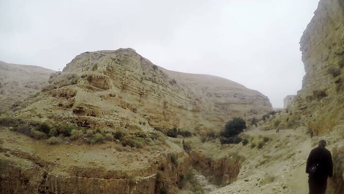 전통 자연 산 세포 경사 사람없음 건물 파란색 골짜기 운전 사막 종 흰색 최고 동굴 저녁 땅 언덕 순례 예루살렘 이스라엘 팔레스타인 4K MOV 해외동영상 클립영상 건축물 컬러 중동 모션 야간 생태계 동영상 서아시아 파일형식