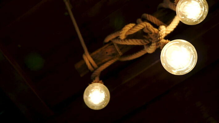 디자인 밧줄 과학 백그라운드 전구 유리 조명 아이디어 나선형 사람없음 경제 빛 금속 검은색 어둠 힘 장비 에너지 흰색 램프 문학 철사 해결 세대 빛망울 광 발명 발생 진짜 텅스텐 필라멘트 현재 MOV 해외동영상 클립영상 줄 컬러 컨셉 무늬 재질 원소 동영상 파일형식