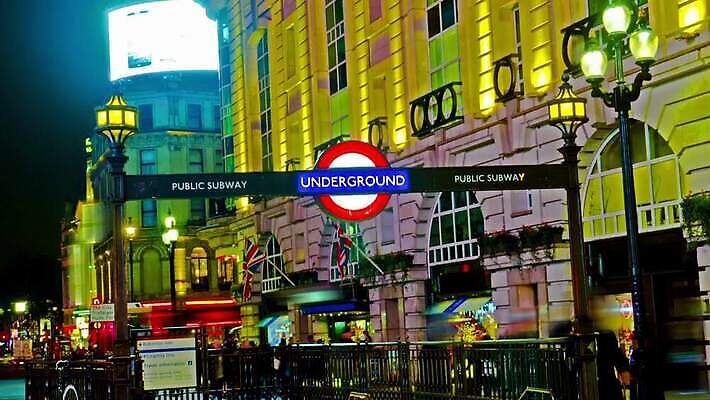 도로 육상교통 포즈 가로등 모션 영국 잉글랜드 버스 풍경 사람없음 시간 고속도로 횡단보도 야간 서커스 사인 속도 런던 정사각형 택시 장노출 시티라이프 형광등 빛망울 랜드마크 명승지 블러 블러효과 타임랩스 MOV 해외동영상 클립영상 자연요소 도형 라이프스타일 공공시설 유럽 길 교통수단 교통시설 승용차 자동차 전등 대중교통 촬영기법 빛 보행로 동영상 파일형식 효과