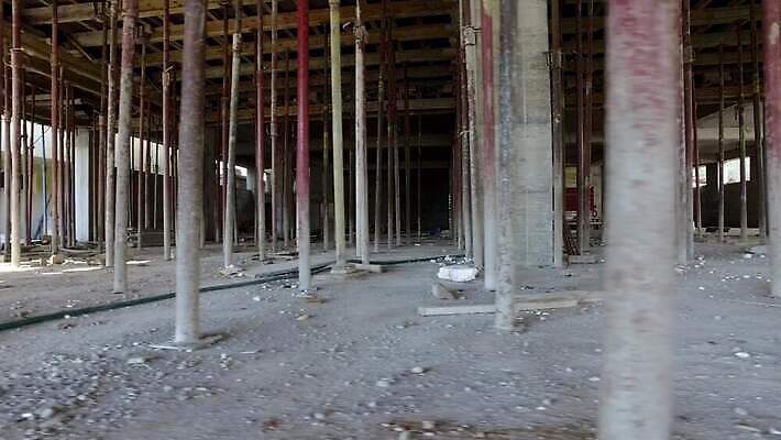 비즈니스 건축양식 하늘 부동산 아파트 주택 프레임 직장 실내 사람없음 파란색 고층빌딩 기계 장비 도시 업무 재산 플랫 수리 땅 기중기 시멘트 공학 발판 대출 개발 콘크리트 1인칭시점 4K MP4 해외동영상 클립영상 시선 교육 건축 컬러 회사 빌딩 내부 건물 금융 작업 중장비 동영상 파일형식