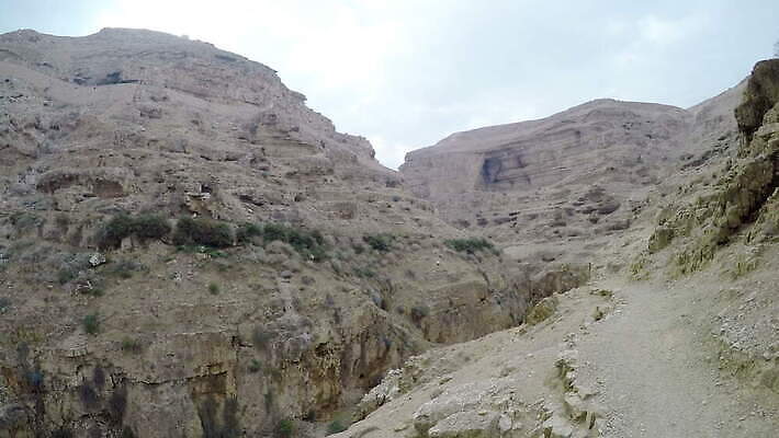 전통 자연 산 세포 경사 사람없음 건물 파란색 골짜기 운전 사막 종 바위 흰색 최고 동굴 저녁 땅 언덕 순례 예루살렘 이스라엘 팔레스타인 4K MOV 해외동영상 클립영상 건축물 컬러 중동 모션 돌_바위 야간 생태계 동영상 서아시아 파일형식