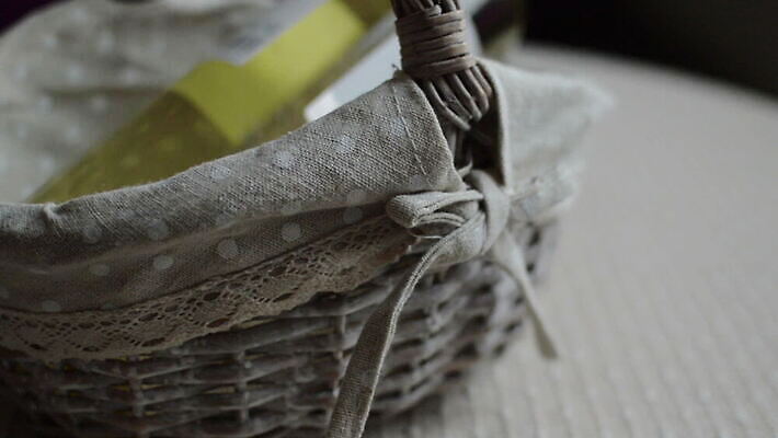 전통 음료 자연 탁자 선반 종류 사람없음 목재 장식 소풍 노란색 바구니 와인 수확 시골 알코올 그늘 신비 컨테이너 물개 삼베 묘사 유기농 수납 망사 식민지 옛날 지하실 핸드메이드 MOV 해외동영상 클립영상 나무 웰빙 산업 컬러 가구 컨셉 농업 재료 포유류 주류 야외활동 바다동물 직물 생태계 동영상 파일형식 천_직물