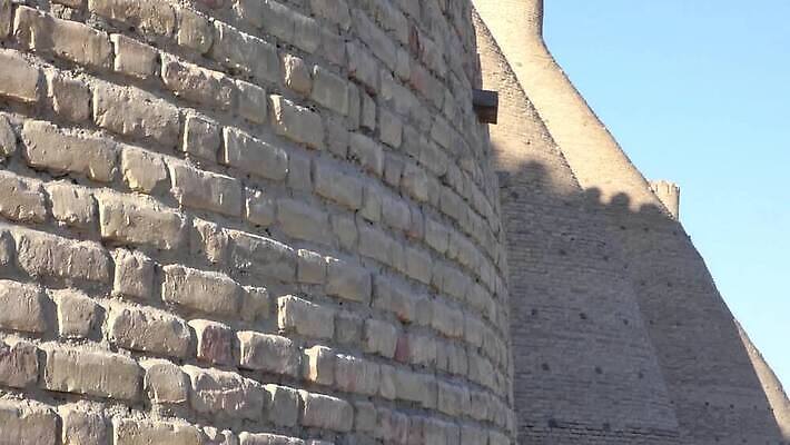 디자인 아시아 문화 벽 여행 건축양식 하늘 벽돌 그림자 동양인 사람없음 건물 탑 도시 성 방어 중세 역사 재산 큼 이슬람교 실크 타운 동쪽 천연기념물 우즈베키스탄 고고학 랜드마크 옛날 스타일 MP4 해외동영상 클립영상 건축물 교육 건축 나라 종교 어류 인종 금융 직물 크기 방향 동영상 중앙아시아 파일형식