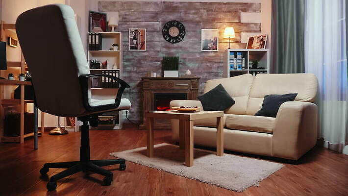 직업 관계 결혼식 함께함 실내 건강 사람 사람없음 치료 소파 듣기 모임 슬픔 충돌 캐비닛 상담 싸움 문제 해결 이혼 정신과 정신과의사 조언 지원 치료사 헬프 스타일 심리치료 4K MOV 해외동영상 카운슬러 클립영상 감정 결혼 컨셉 의자 의학 모션 병원 내부 의사 도움 상담원 사물함 동영상 심리 파일형식