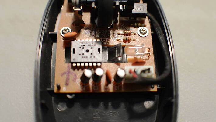 접시 과학 인터넷 탁자 사람없음 컴퓨터 디지털 자료 기계 장비 전선 정보 신용카드 서핑 쥐 연결 두루마리 묘사 라디오 순환 하이테크 전자 시스템 클릭 지휘자 다이오드 메인보드 전압 제어 콘덴서 프로세서 하드웨어 MOV 해외동영상 클립영상 식기 가구 모션 기술 금융 전자제품 음악가 수상스포츠 설치류 동영상 파일형식