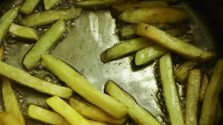 음식 다이어트 감자 패스트푸드 요리 사람없음 주방 식사 튀김 뜨거움 붓기 기름 냄비 폐기물 굽기 버너 속도 올리브 칼로리 프랑스어 점심식사 보일러 카놀라 해로움 MOV 해외동영상 클립영상 문자 열매 컨셉 채소 모션 건강 인스턴트 솥 쓰레기 구이 동영상 파일형식