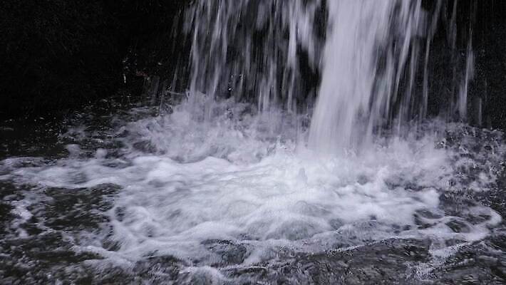 산업 공장 사람없음 물 강 노란색 환경 거품 흐름 도시 액체 개울 고리 환경오염 오염 지저분함 위험 배수구 해고 생태학 파이프라인 폐수 하수 4K MP4 해외동영상 클립영상 자연요소 교육 컬러 컨셉 비즈니스 공업 감각 파이프_관 동영상 파일형식