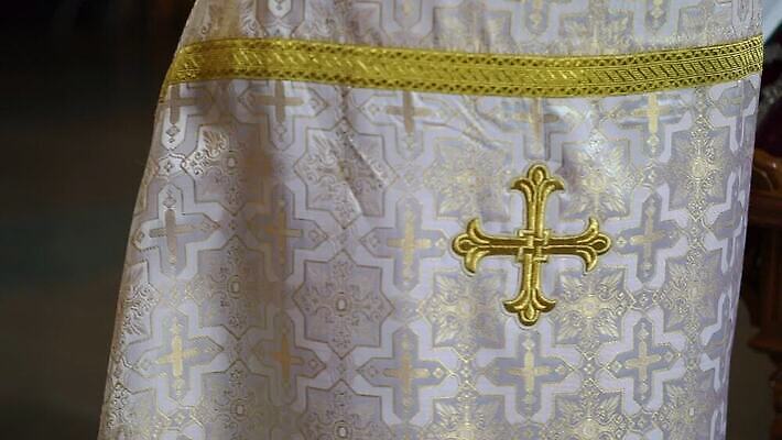 전통 손 기독교 종교 결혼 십자가 실내 사람 사람없음 내부 책 교회 믿음 성경 기도 축하 예수 의식 아빠 황금 성자 성직자 심볼 연습 묘사 서비스 신성 덩어리 교황 성찬식 성체 신앙심 MOV 해외동영상 클립영상 감정 컨셉 종교용품 가족 종교건축 이벤트 건물 신체부위 신_종교 동영상 파일형식