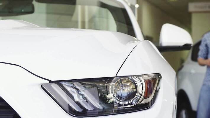 커플 여행 가족 관계 교통시설 자동차 결혼식 새로움 함께함 안전 사람 두명 금융 판매 상점 운전 바퀴 구매 고객 계약 오픈카 투자 소매 주인 보험 대여 렌탈 자동 소유 안락 4K MOV 해외동영상 클립영상 육상교통 결혼 교통 컨셉 비즈니스 모션 승용차 경제 쇼핑 시설 동영상 파일형식