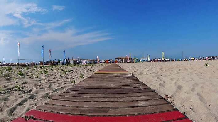 계절 모래 바다 섬 여행 백그라운드 컨셉 자연 하늘 휴가 바닥 사람없음 야외 목재 햇빛 태양 여행객 항구 맑음 산책 시간 크루즈 지중해 탈출 그리스 장면 그리스인 내추럴 코르푸 파라다이스 수평선 1인칭시점 4K MP4 해외동영상 클립영상 자연요소 서양인 나무 시선 유럽 배_교통 재료 교통시설 날씨 휴식 사람 생태계 동영상 파일형식