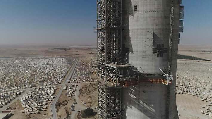 식물 산업 하늘 풍경 사람없음 야외 초록색 파란색 빛 글로벌 햇빛 태양 환경 탑 힘 재활용 장비 건설현장 사막 에너지 탐험 흰색 기름 석유 큼 기중기 생태계 태양에너지 가스 공학 개발 베터리 공급 4K MOV 해외동영상 클립영상 자연요소 건축물 교육 음식 컬러 건설업 중장비 그린에너지 크기 친환경 동영상 파일형식